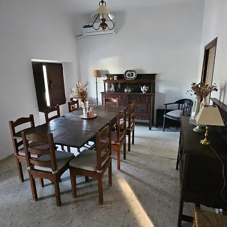 Vina La Serreta Chalet